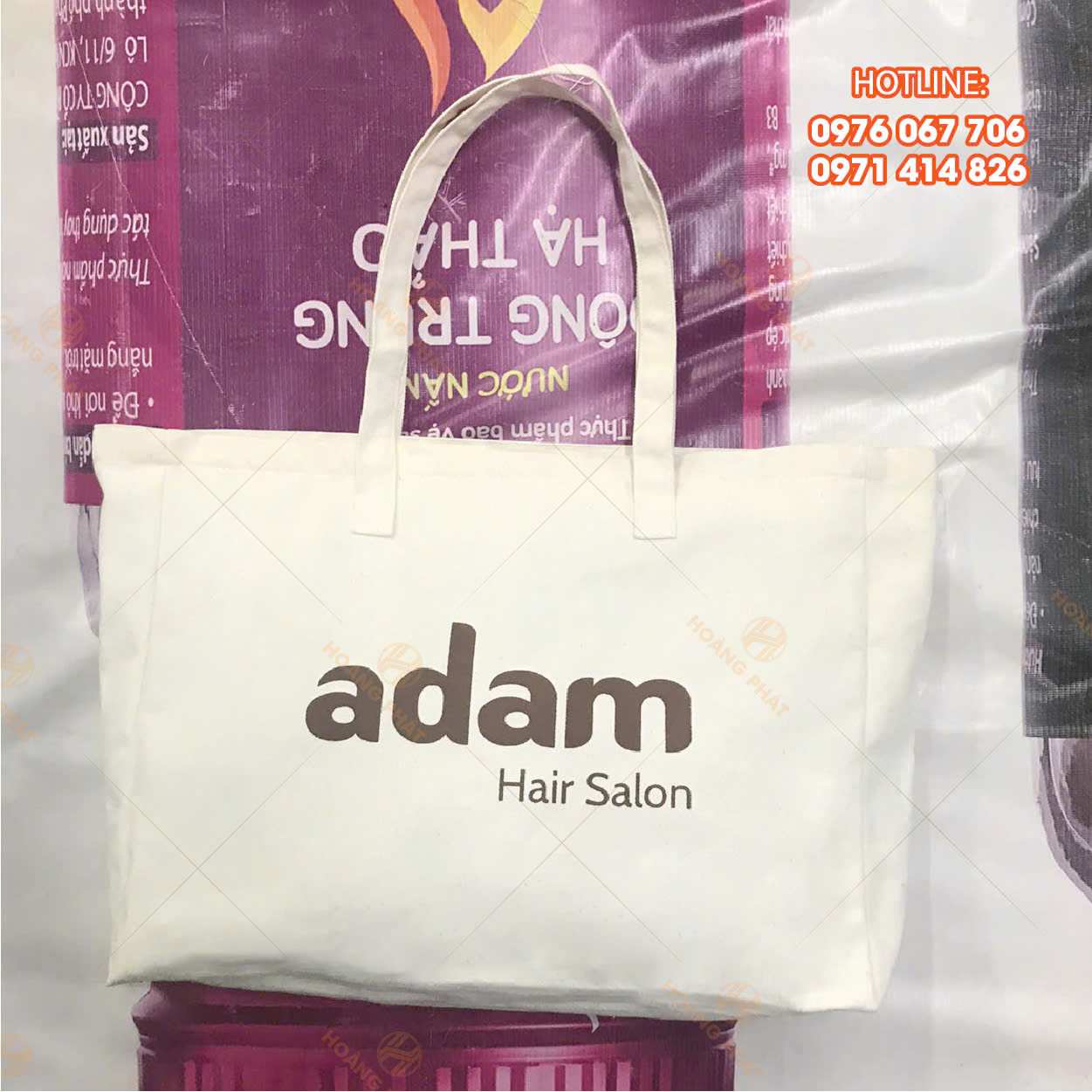 Túi đeo chéo canvas cỡ lớn 35 tui canvas co lon adam hair salon