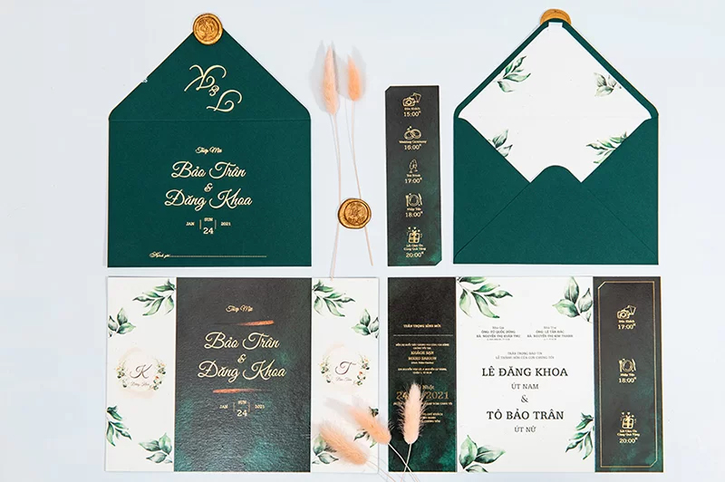 Kỹ thuật in lụa: ưu nhược điểm & quy trình chi tiết 43 In lụa lên thiệp cưới, card visit